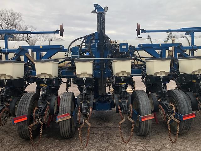 Image of Kinze 3600 equipment image 4