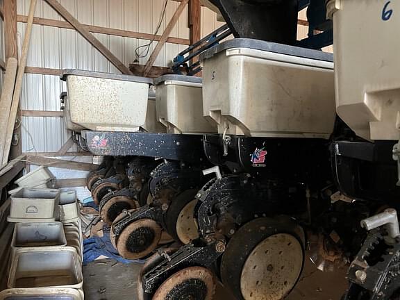 Image of Kinze 3600 equipment image 1