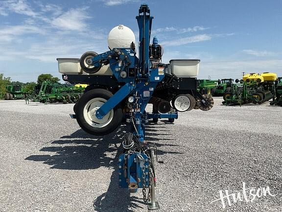 Image of Kinze 3600 equipment image 3