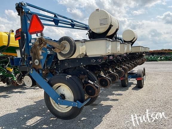 Image of Kinze 3600 equipment image 1