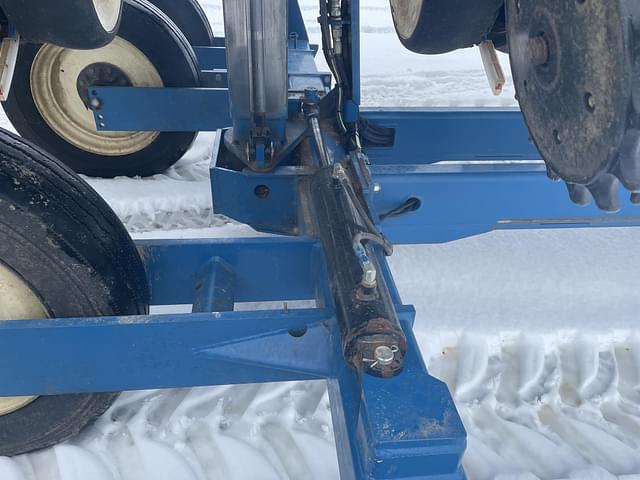 Image of Kinze 3600 equipment image 1