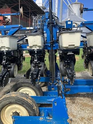 Image of Kinze 3600 equipment image 4