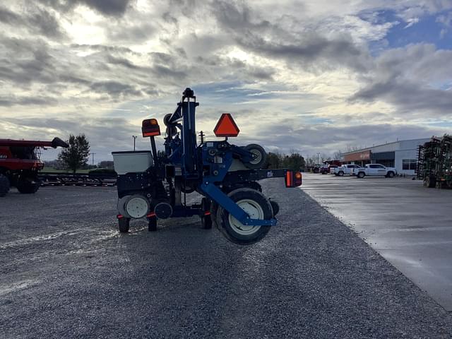 Image of Kinze 3600 equipment image 3