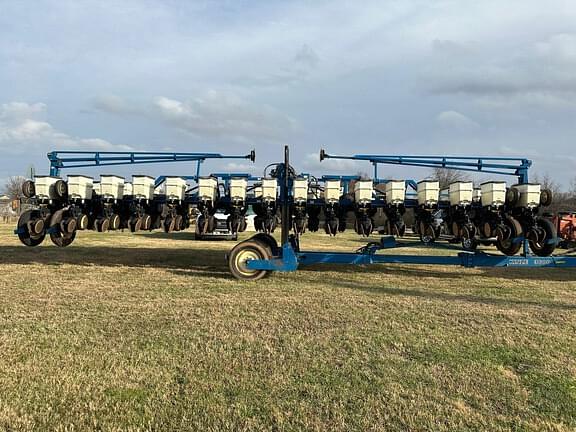 Image of Kinze 3600 equipment image 4