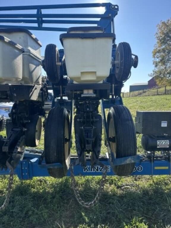 Image of Kinze 3600 equipment image 4