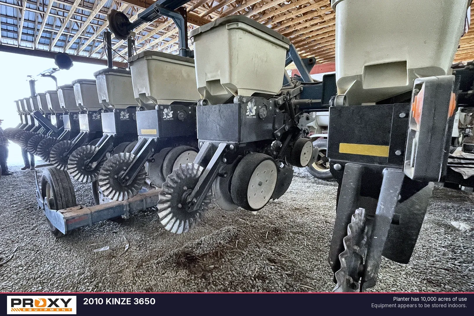 2010 Kinze 3650 Equipment Image0