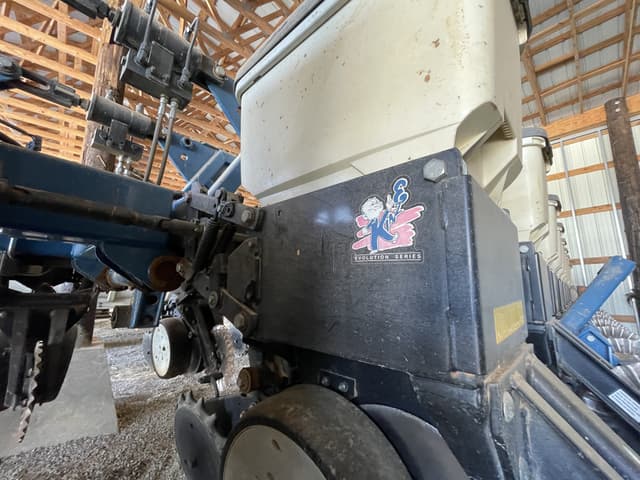 Image of Kinze 3650 equipment image 4