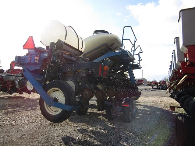 Image of Kinze 3660 equipment image 4