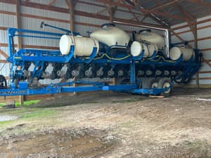 2010 Kinze 3660 Image