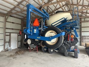 2010 Kinze 3660 Image