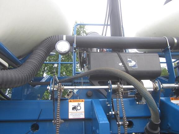 Image of Kinze 3660 equipment image 3