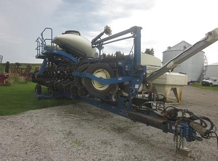 Image of Kinze 3660 equipment image 1