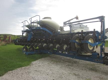 Image of Kinze 3660 equipment image 4