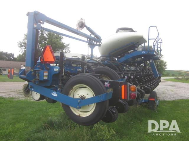 Image of Kinze 3660ASD equipment image 3