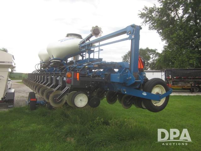 Image of Kinze 3660ASD equipment image 4