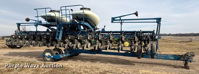 Image of Kinze 3660 equipment image 3
