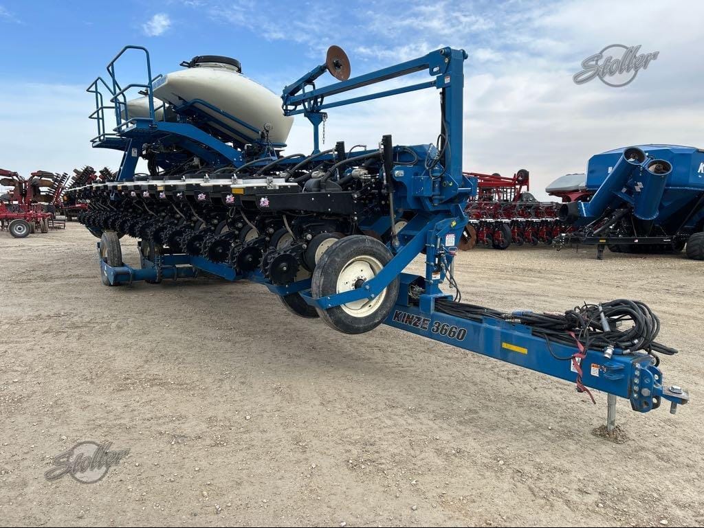 2010 Kinze 3660ASD Equipment Image0