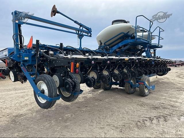 Image of Kinze 3660ASD equipment image 2