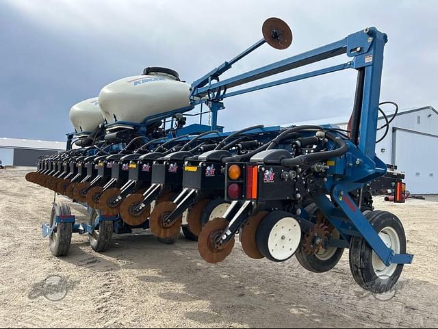 Image of Kinze 3660ASD equipment image 4