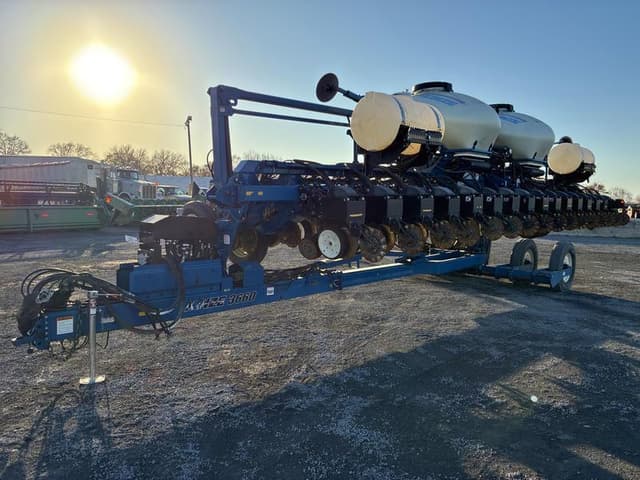 Image of Kinze 3660ASD equipment image 2