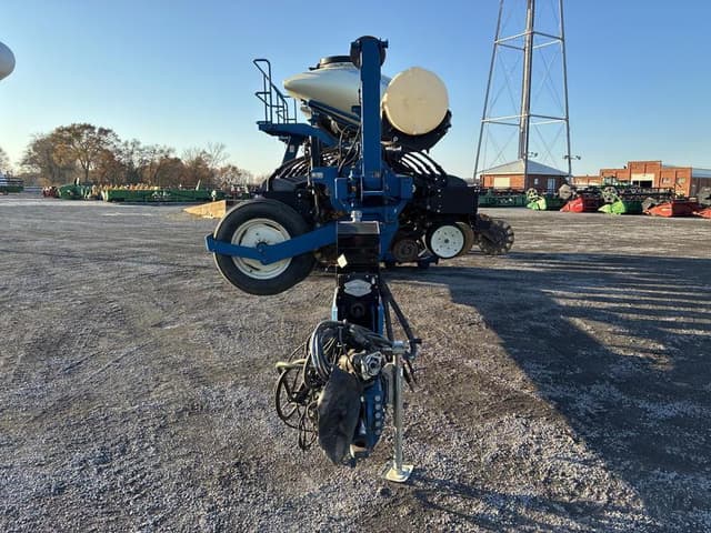 Image of Kinze 3660ASD equipment image 3