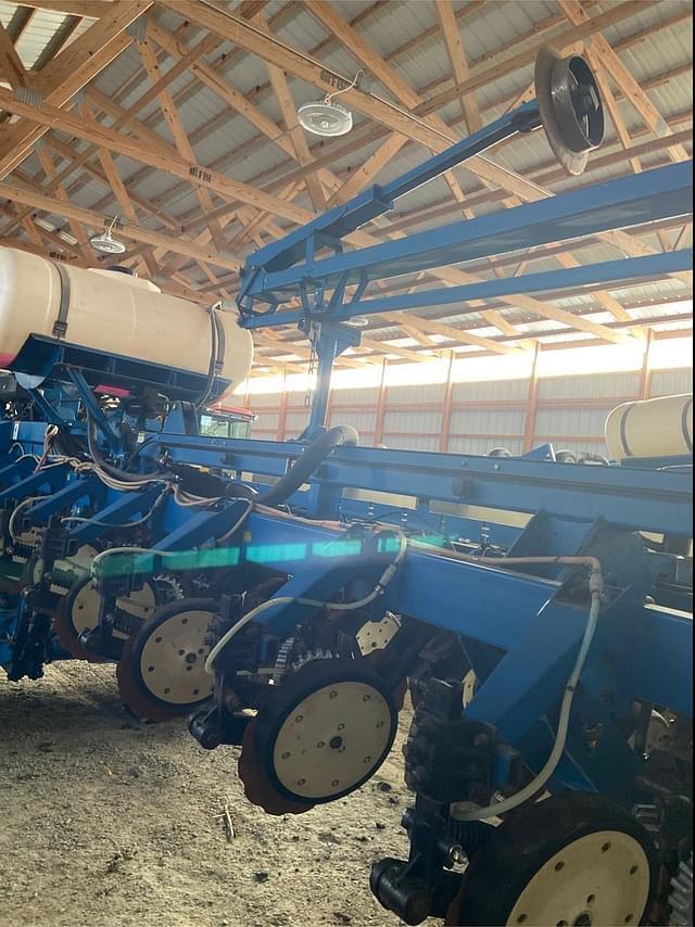 Image of Kinze 3660ASD equipment image 4