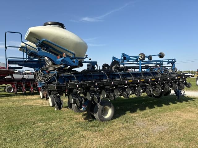 Image of Kinze 3700 equipment image 1