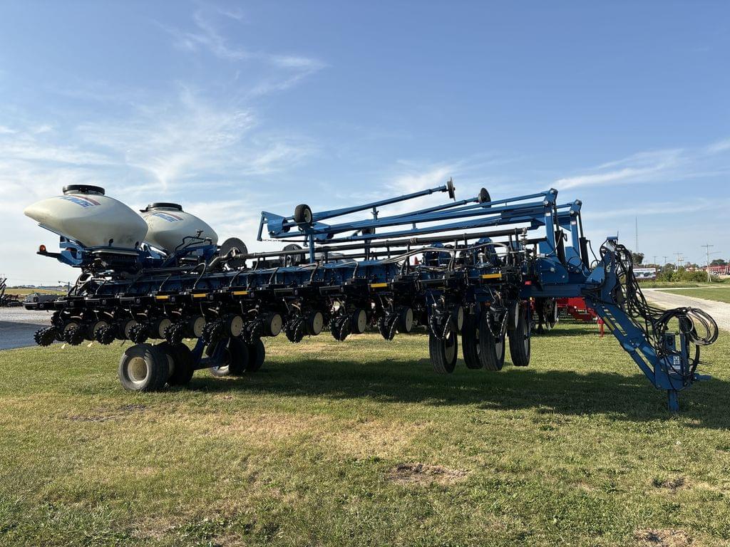 Image of Kinze 3700 Primary image