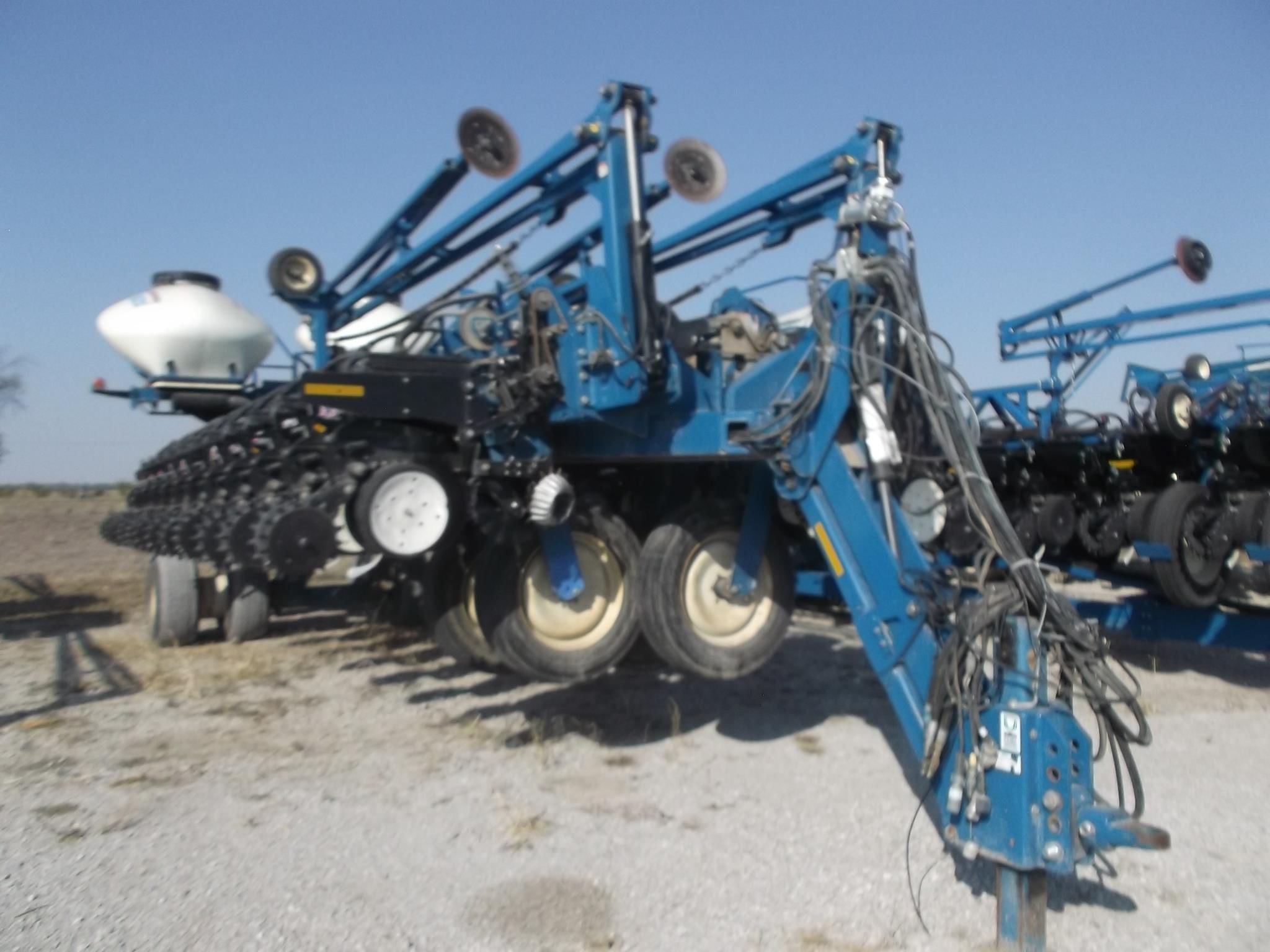 2010 Kinze 3700 Equipment Image0