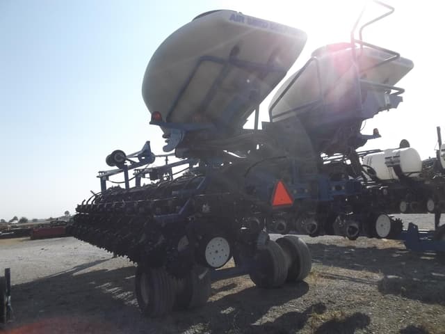 Image of Kinze 3700 equipment image 4