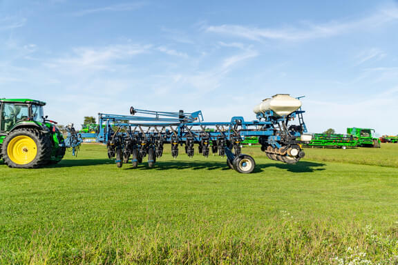 Image of Kinze 3800ASD equipment image 1