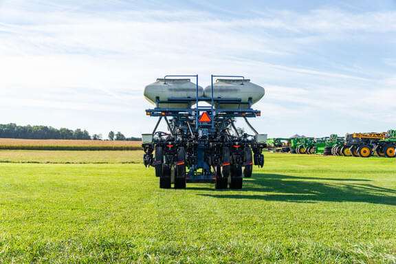 Image of Kinze 3800ASD equipment image 4