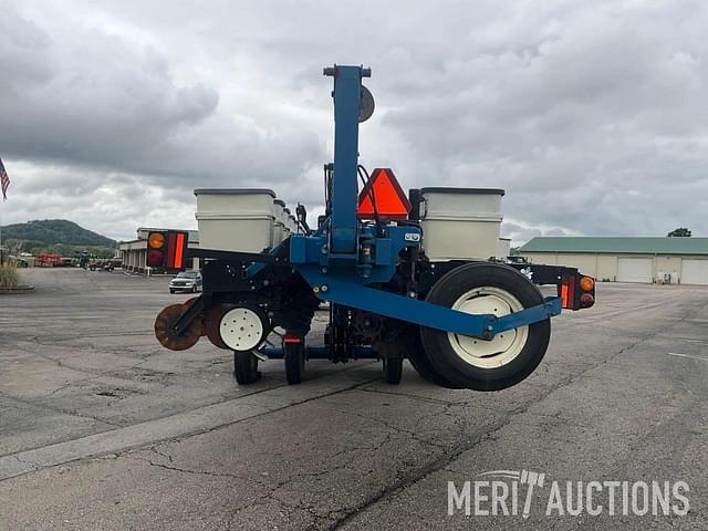 Image of Kinze 3660 equipment image 3