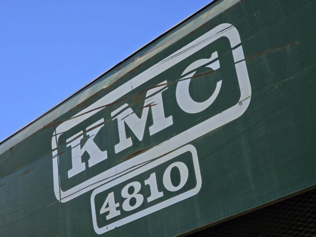 2010 KMC 4810 Equipment Image0