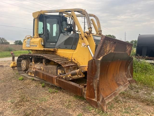 2010 Komatsu D65EX-15 Equipment Image0