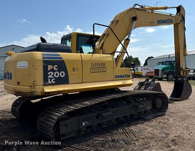 Image of Komatsu PC200LC-8 equipment image 4