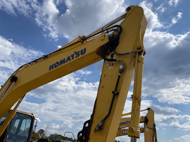Image of Komatsu PC200LC-8 equipment image 4