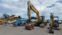 2010 Komatsu PC220LC Image