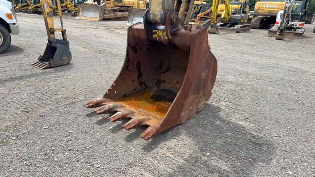 Image of Komatsu PC220LC equipment image 3