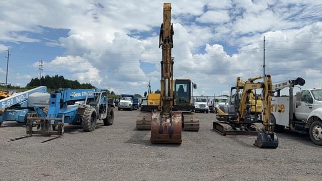 Image of Komatsu PC220LC equipment image 1