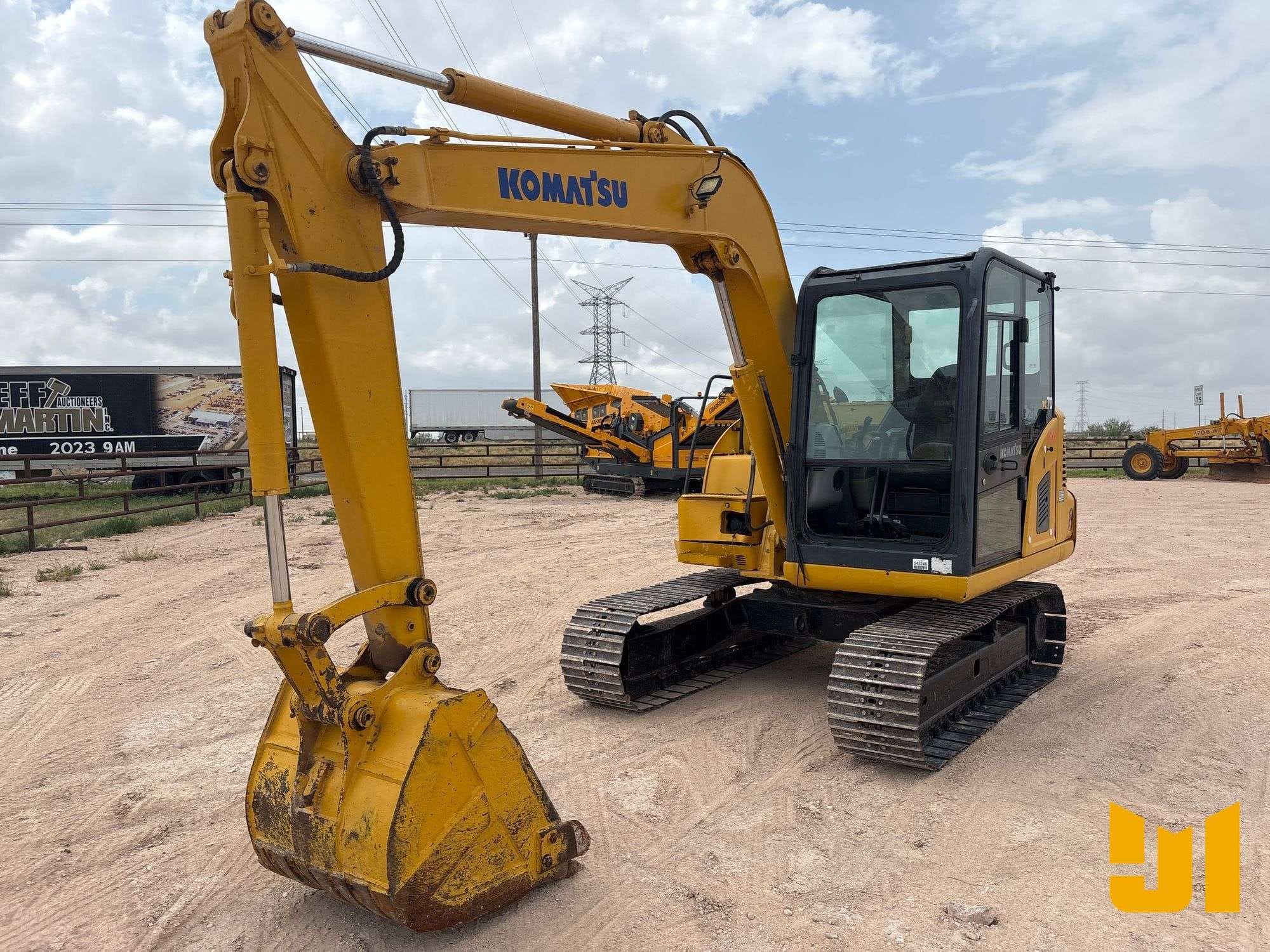 2010 Komatsu PC70-8 Equipment Image0
