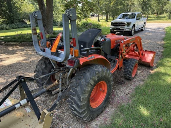 Image of Kubota B3200 equipment image 4