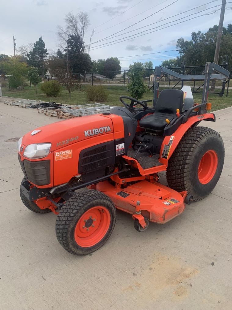 2010 Kubota B3200 Equipment Image0