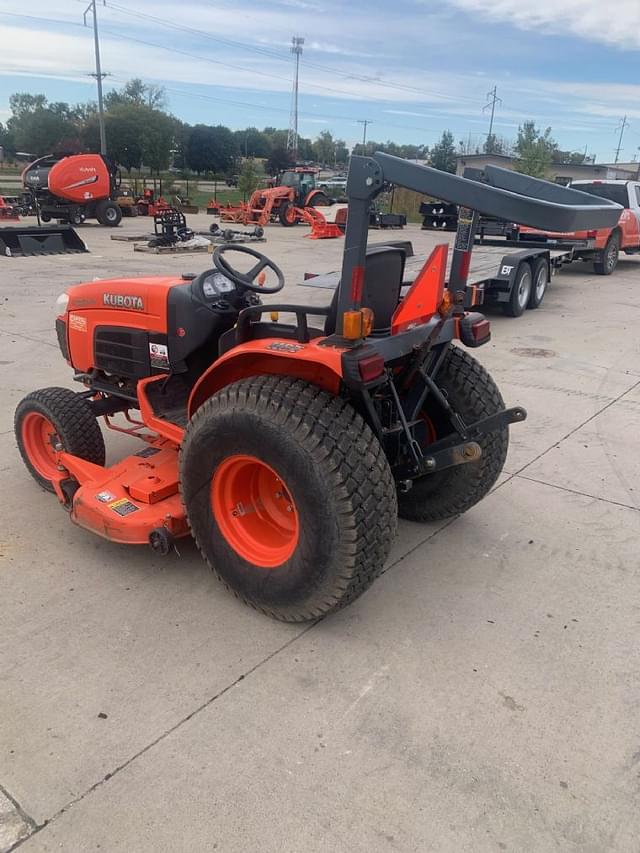 Image of Kubota B3200 equipment image 3