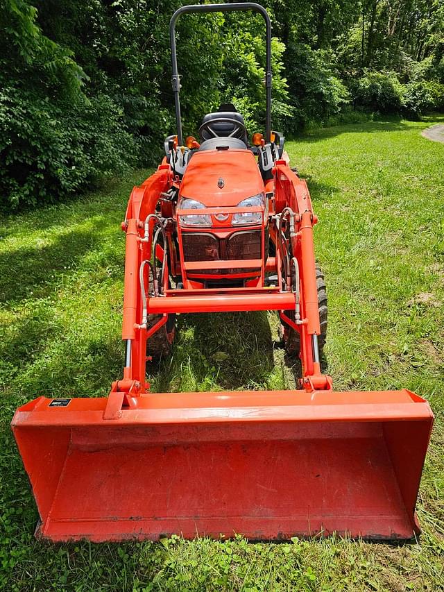 Image of Kubota B3300SU equipment image 2
