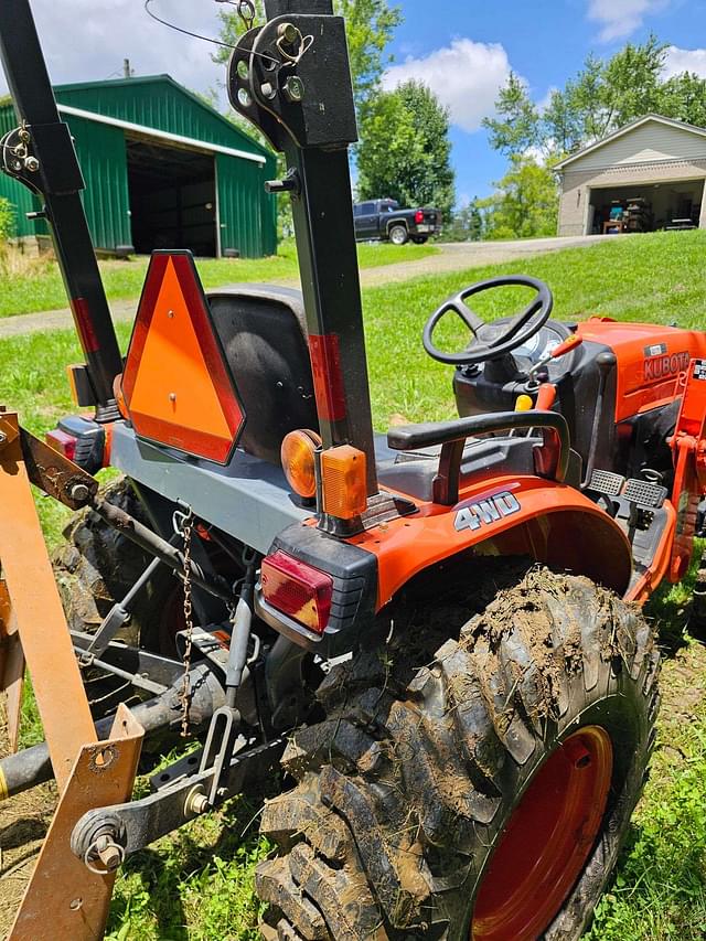 Image of Kubota B3300SU equipment image 3