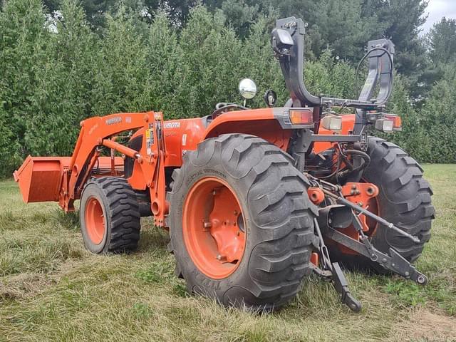 Image of Kubota MX5100 equipment image 2