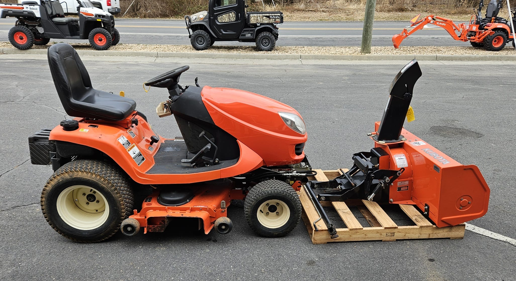 2010 Kubota GR2010 Equipment Image0