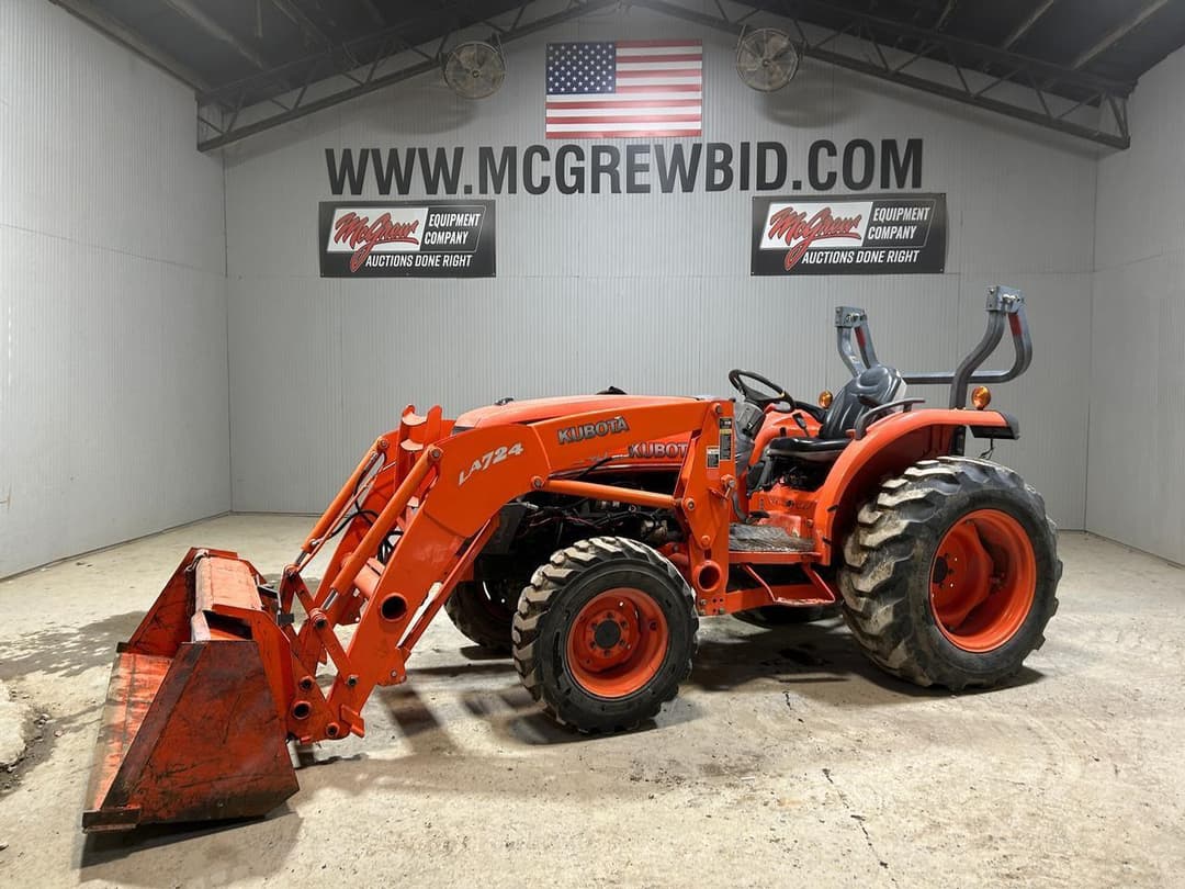 Image of Kubota L3240 Primary image