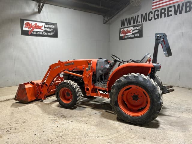 Image of Kubota L3240 equipment image 1